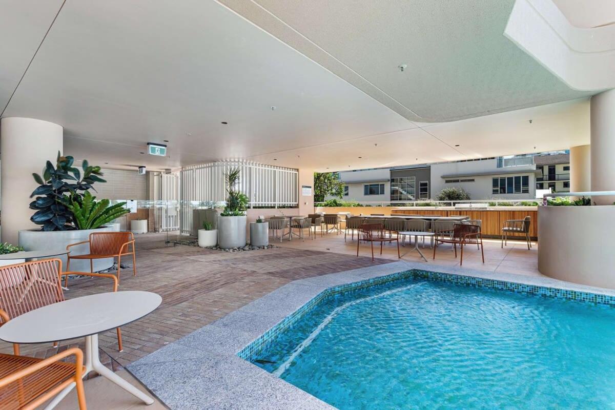 Luxury In Hemingway Palm Apartment